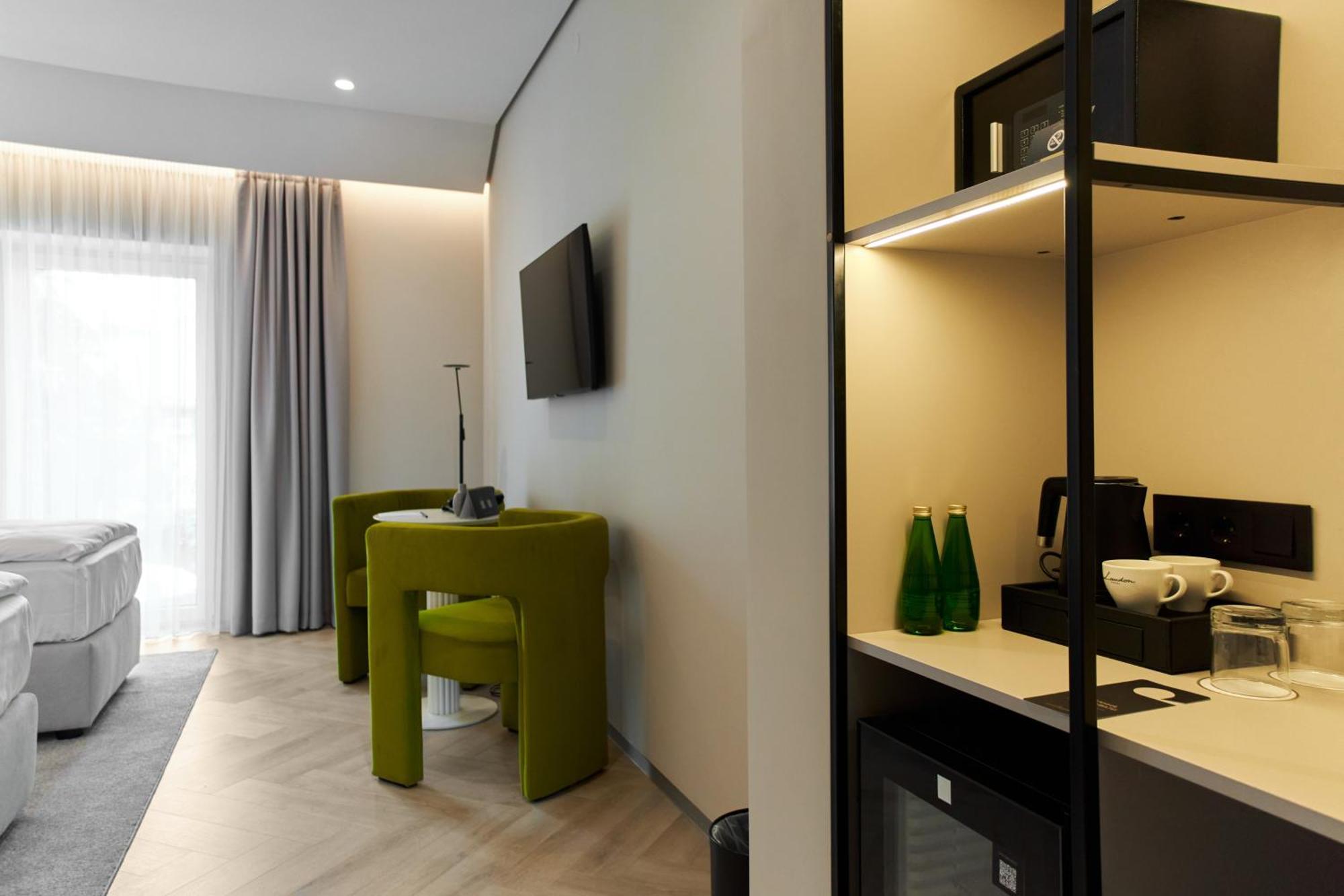 Hotel Laudon 우주고로트 외부 사진